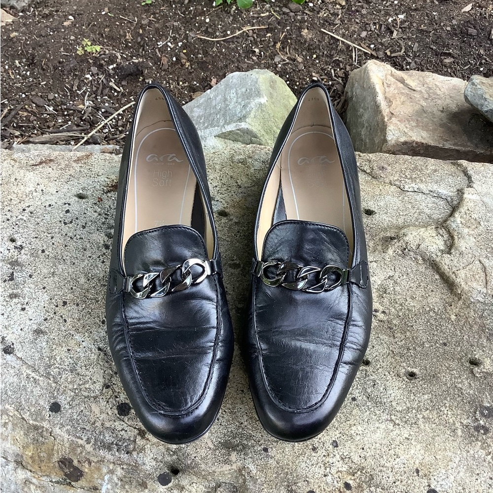 Ara Black Leather Loafers with Chain Detail Sz 10